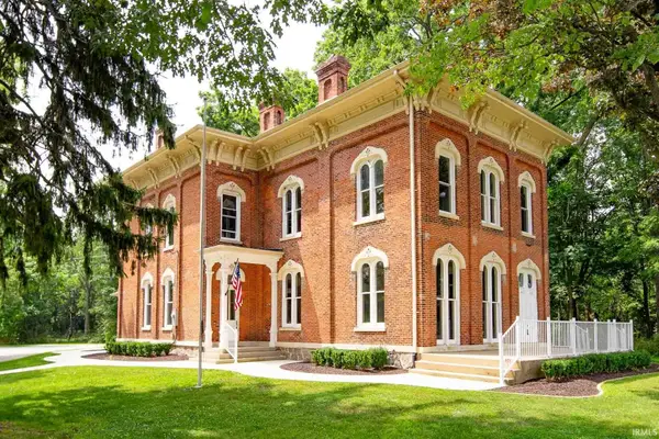 732 W Michigan Street, New Carlisle, IN 46552