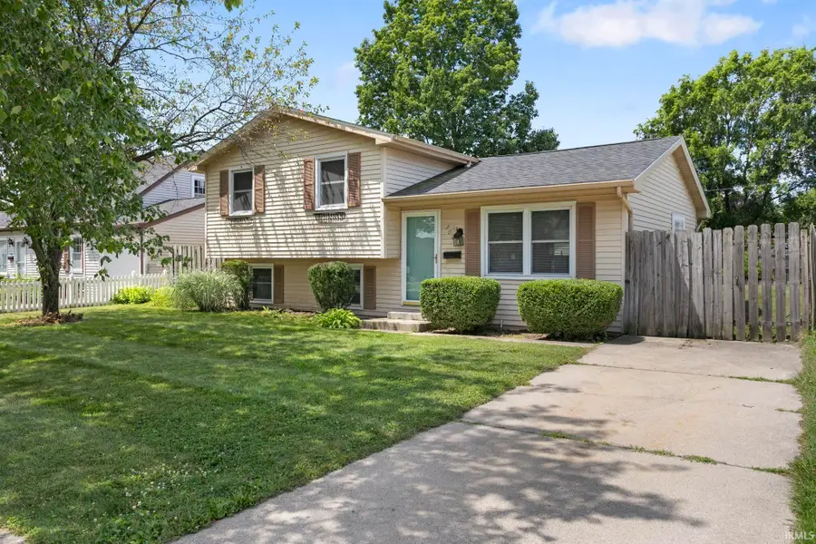 307 N Walnut Street, Mishawaka, IN 46544 - #2