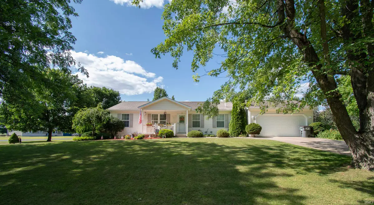 1025 E 485 N, Howe, IN 46746 - #1