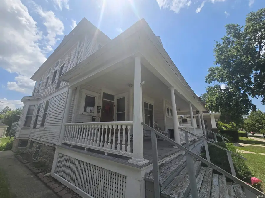 817 W Wayne Street, Fort Wayne, IN 46802 - #2