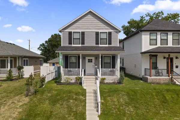 922 N Hill Street, South Bend, IN 46617