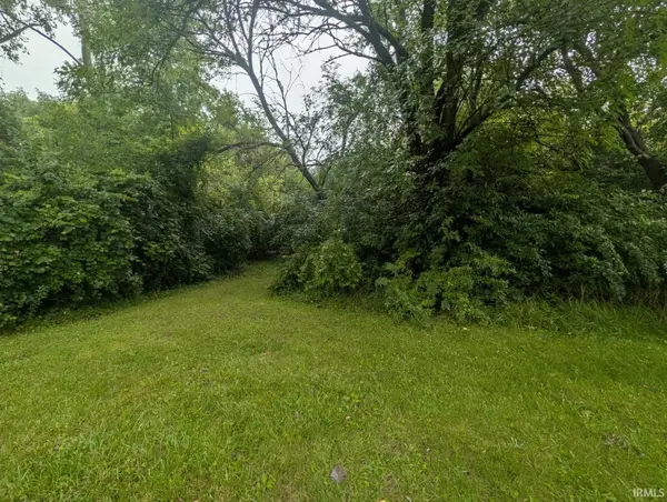 Oak Ridge Drive, Elkhart, IN 46517
