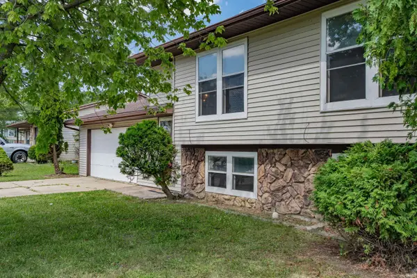 7020 Peartree Lane, Fort Wayne, IN 46825