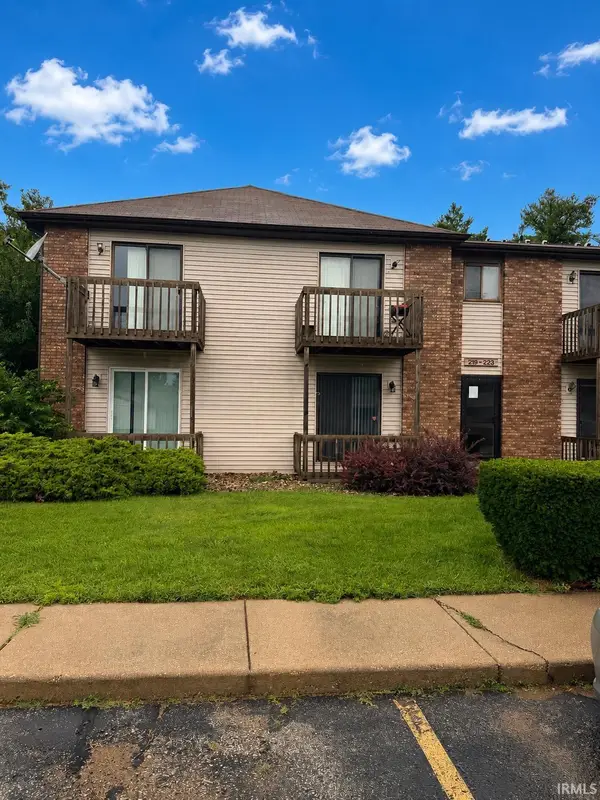 219 Clarinet Boulevard, Elkhart, IN 46516