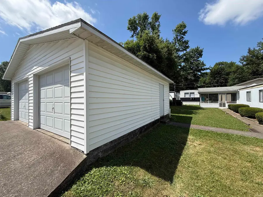 4363 N Private Rd, 1195 E, Loogootee, IN 47553 - #3