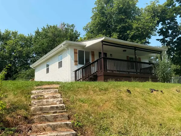 911 Lafayette Ave, Oolitic, IN 47451