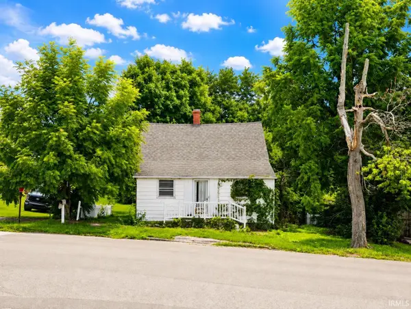 315 W College Street, Oakland City, IN 47660