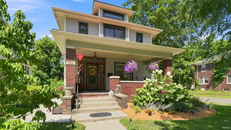 2704 Hoagland Avenue, Fort Wayne, IN 46807 - #2