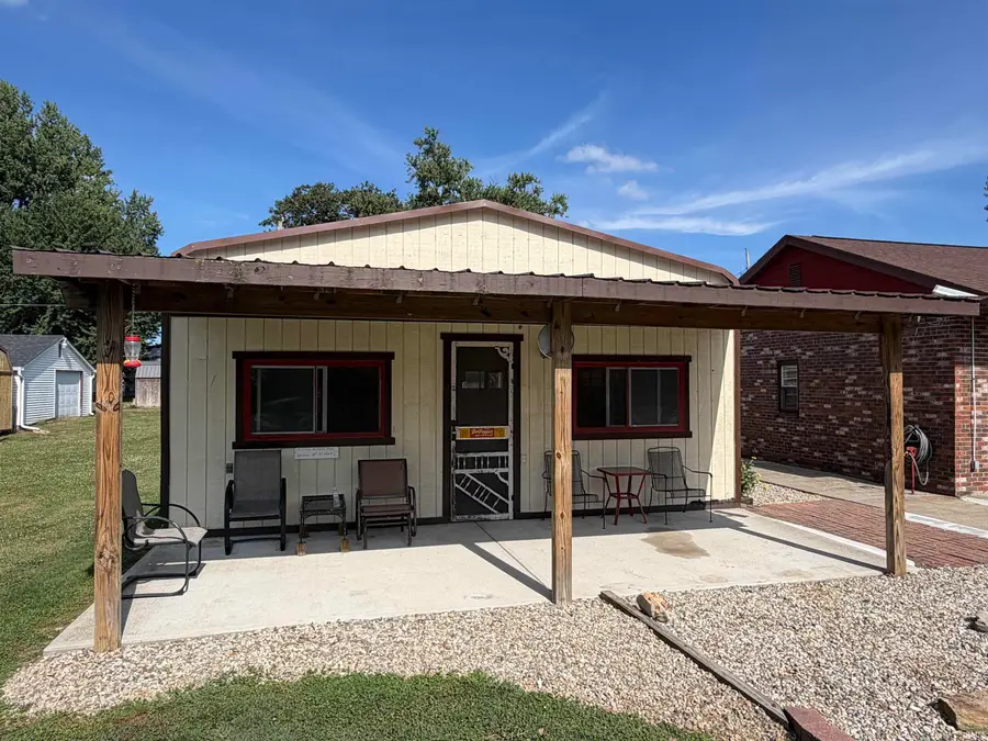 237 S Edwards Street, Worthington, IN 47471 - #3