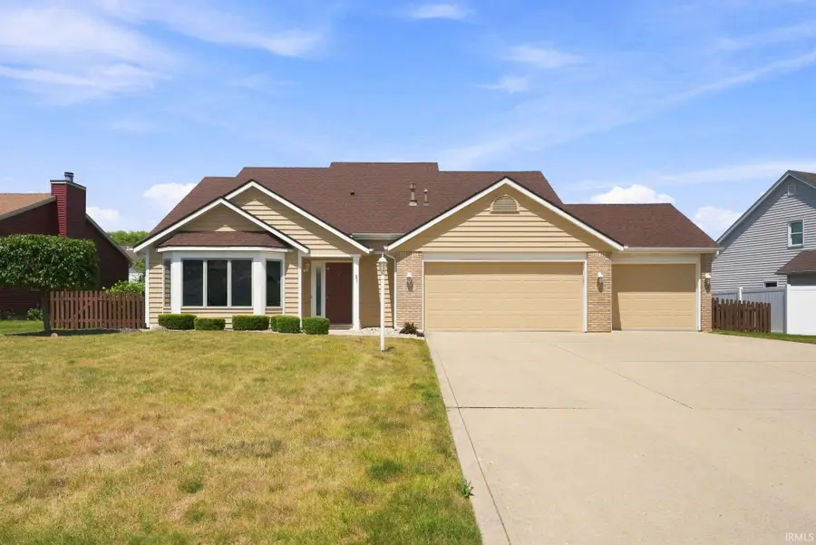 220 Yukon Pass, Auburn, IN 46706 - #2