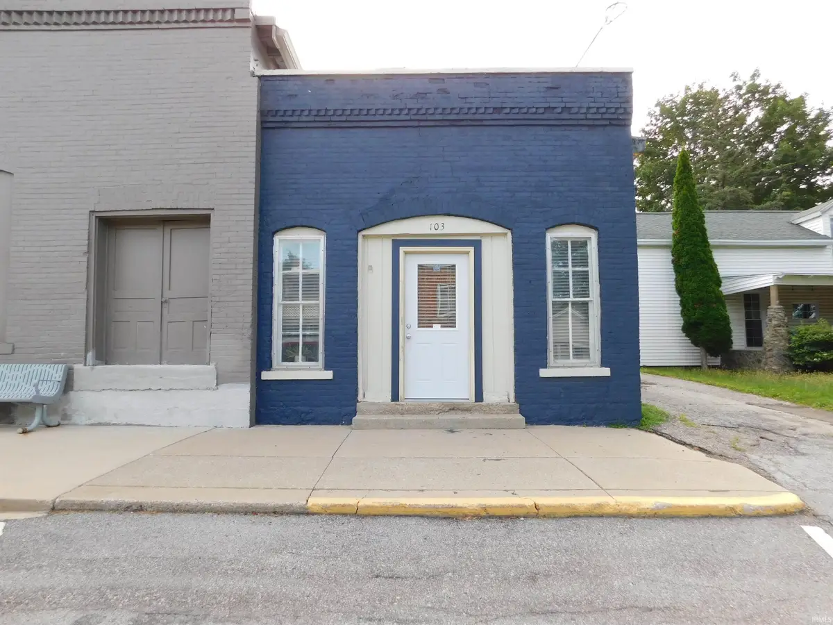 103 S Jefferson St, Silver Lake, IN 46910 - #1