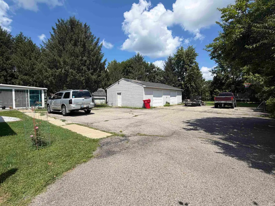 109 Michael Lane, Royal Center, IN 46978 - #3