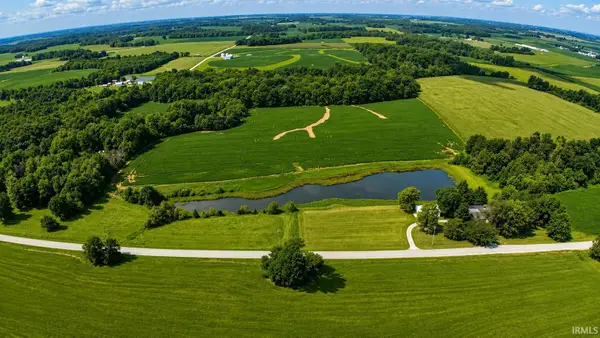 2875 S 1200 E Road, Loogootee, IN 47553