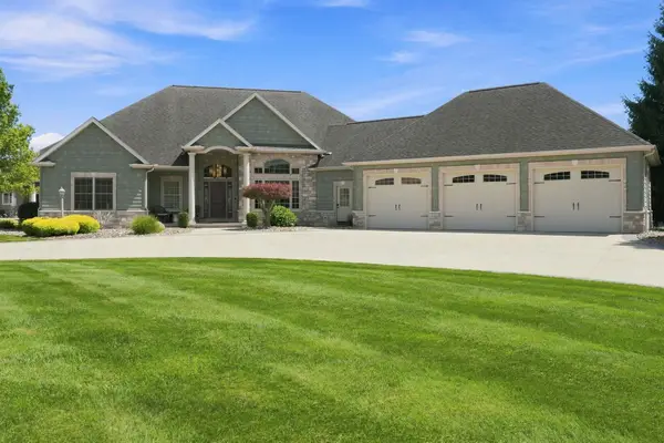 30306 Copperfield Lane, Granger, IN 46530