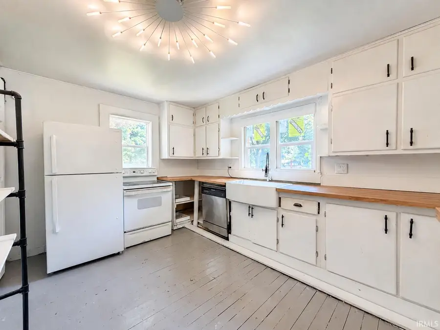 402 W College Avenue, Morocco, IN 47963 - #2