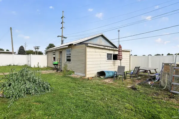 119 W Maple Street, Flora, IN 46929