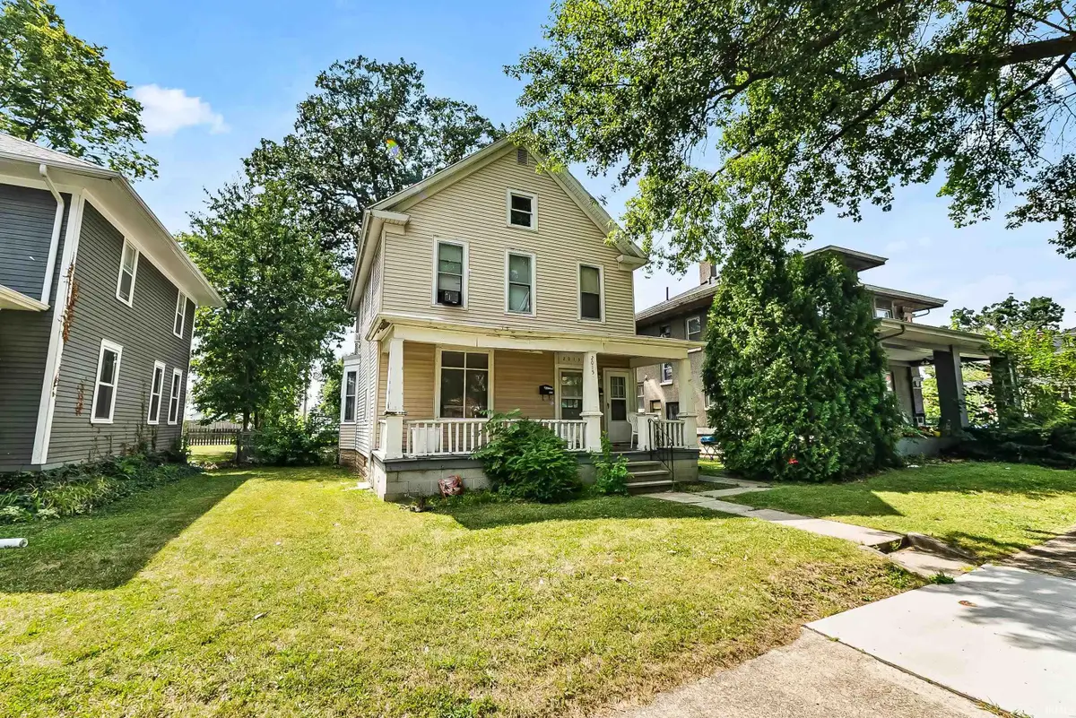 2015 Crescent Avenue, Fort Wayne, IN 46805 - #1