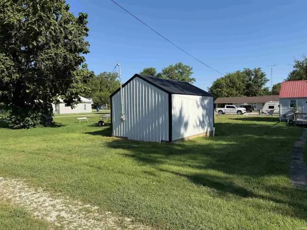 204 E Grissom Avenue, Mitchell, IN 47446