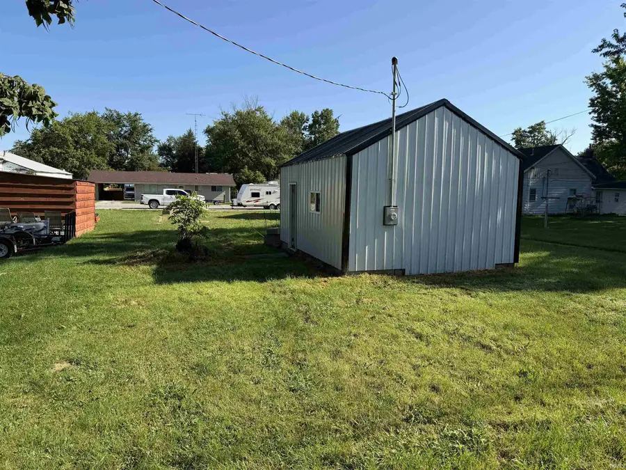 204 E Grissom Avenue, Mitchell, IN 47446 - #2