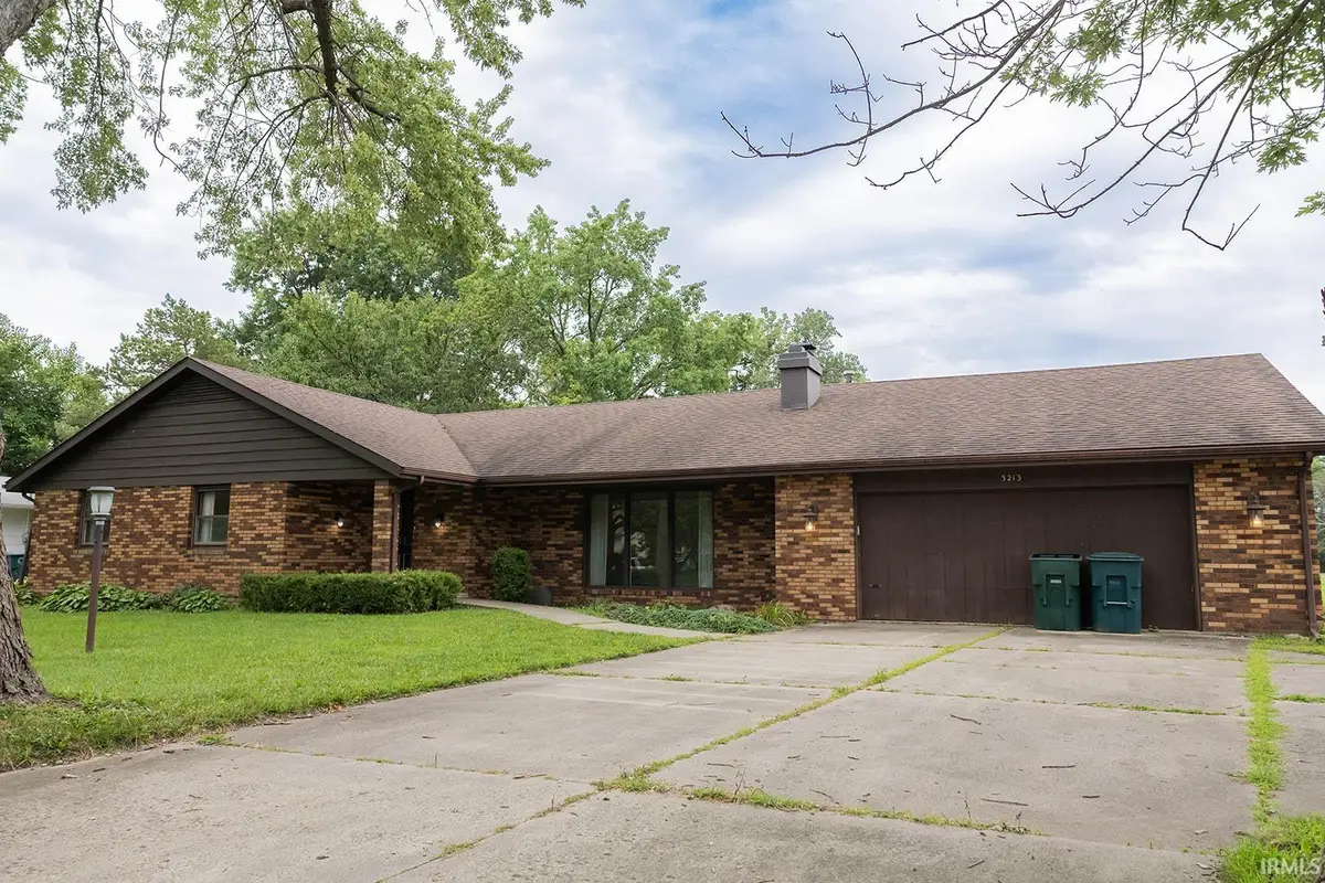 3213 W Twickingham Drive, Muncie, IN 47304 - #1