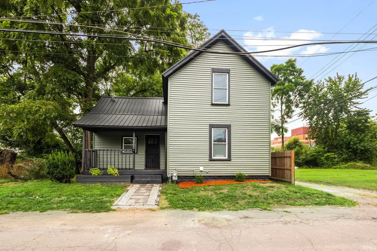 1812 Columbia Street, South Bend, IN 46613 - #1