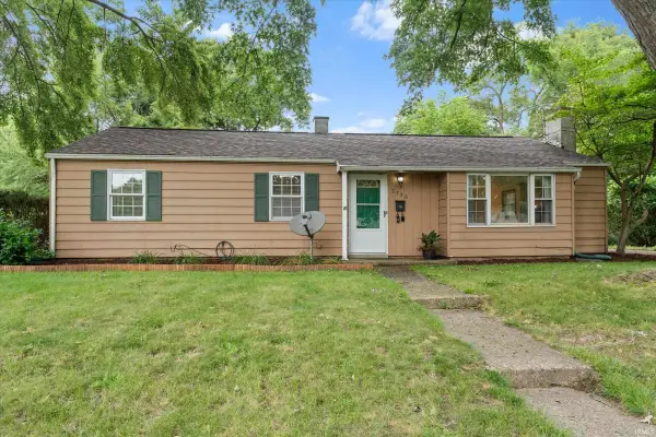 2740 Southeast Drive, South Bend, IN 46614