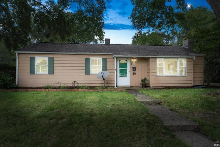 2740 Southeast Drive, South Bend, IN 46614 - #2