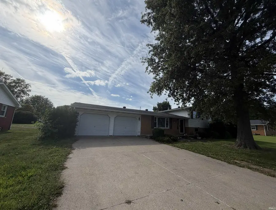 209 N 1st Avenue, Princeton, IN 47670 - #2