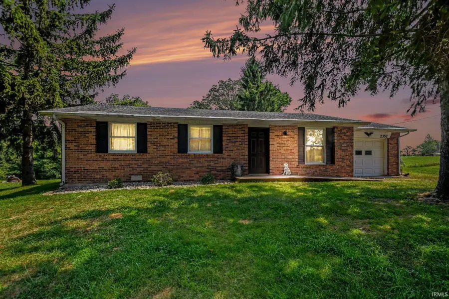 2352 S 400 W Road, Warsaw, IN 46580 - #2