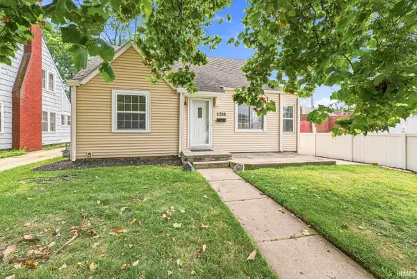 1216 Longfellow Avenue, South Bend, IN 46615