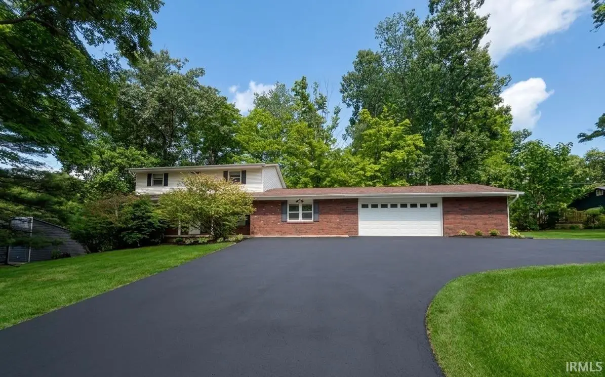 1624 N Ridgeway Drive, Ellettsville, IN 47429 - #1