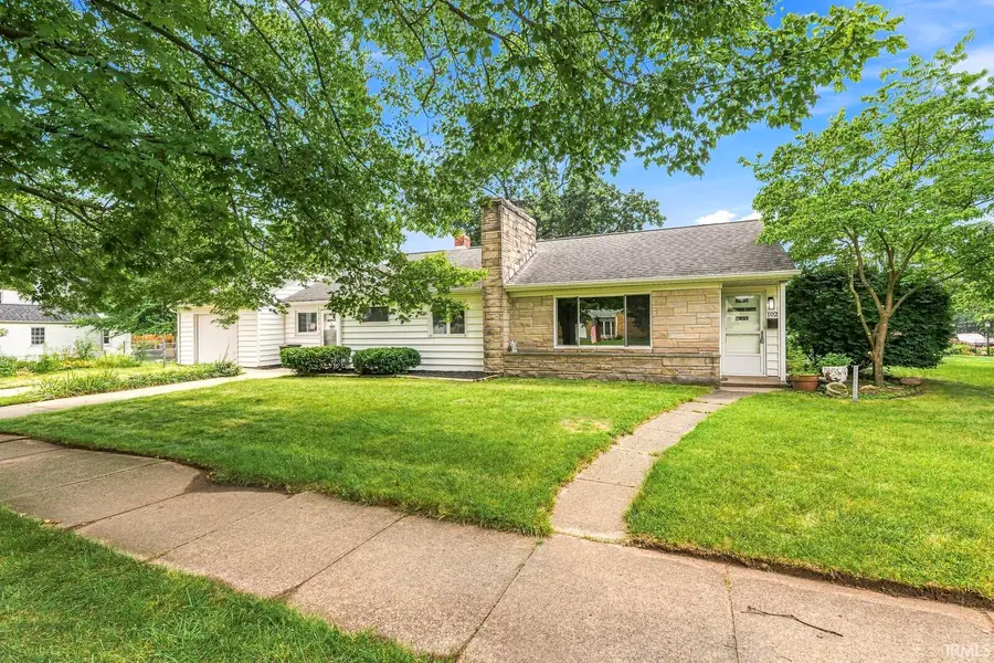 102 S Greenlawn Avenue, South Bend, IN 46617 - #2