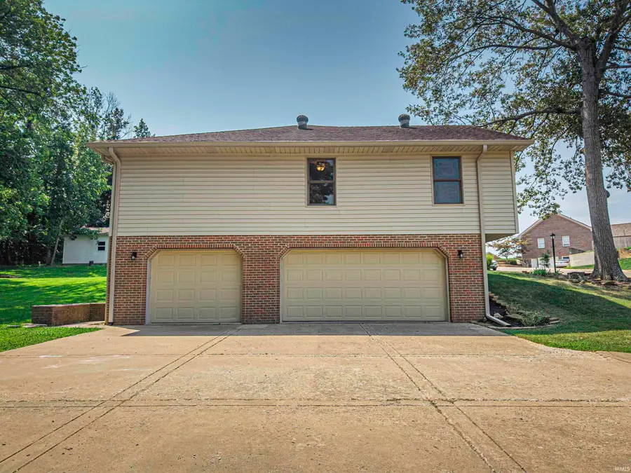 2422 Union Drive, Newburgh, IN 47630 - #2