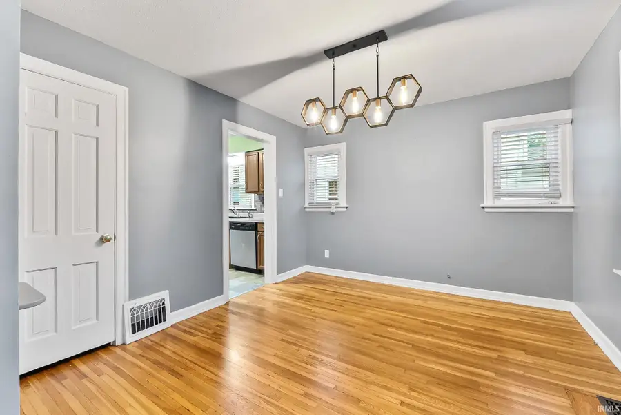 220 W Fleming Avenue, Fort Wayne, IN 46807 - #3