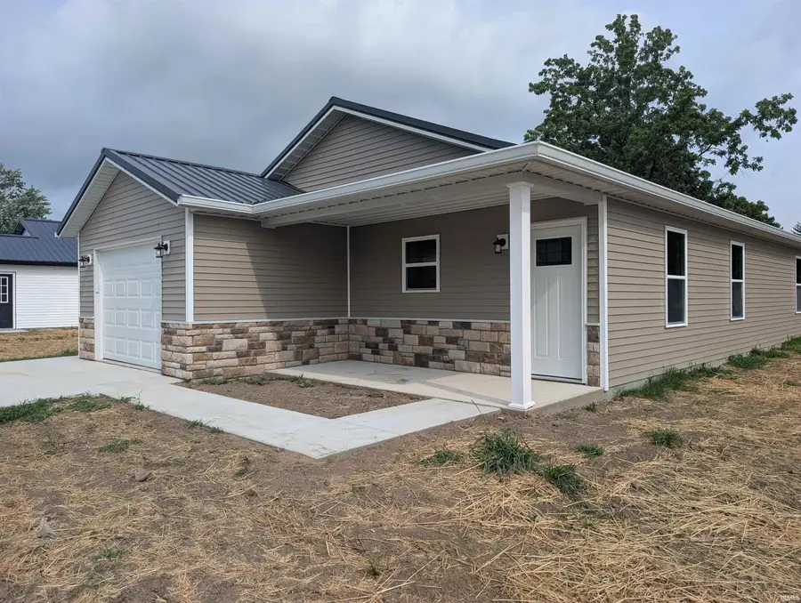1002 Greenwood Street, Washington, IN 47501 - #2