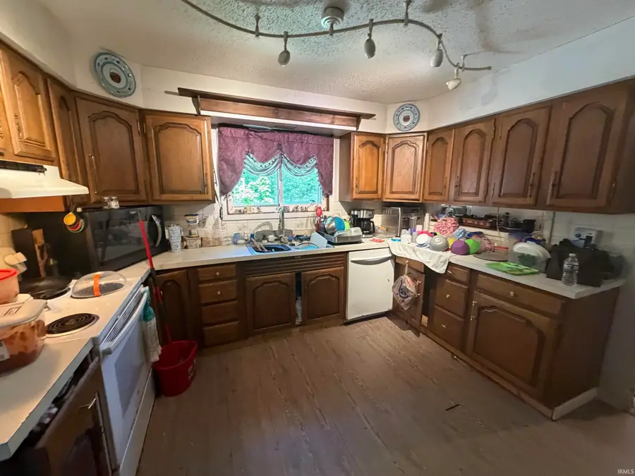 2584 W Woodland Avenue, Peru, IN 46970 - #3