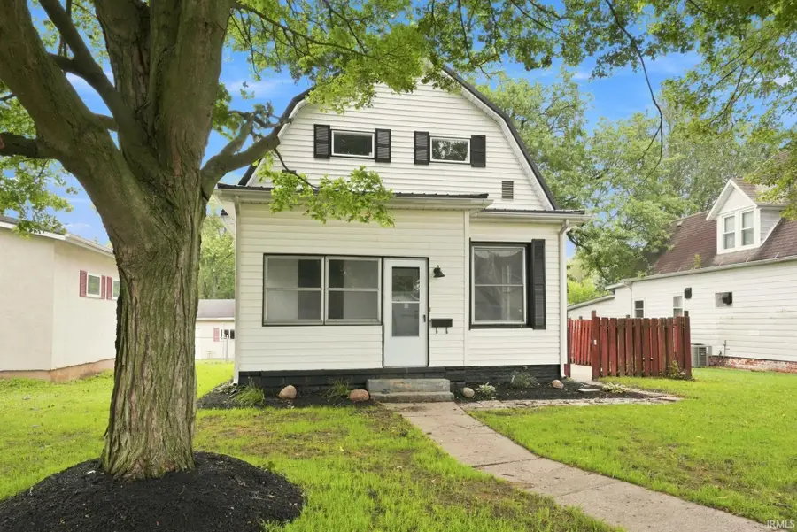 204 N Whitley Street, Columbia City, IN 46725 - #2