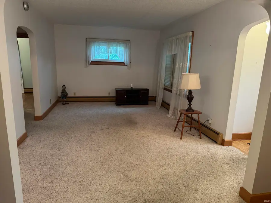 11529 Edgewater Avenue, Hoagland, IN 46745 - #2