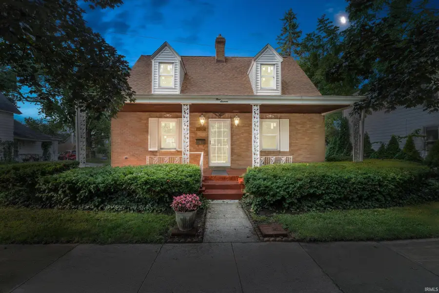 916 E Grove Street, Mishawaka, IN 46545 - #2