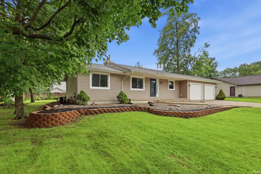 401 Greenwood Trail, Ossian, IN 46777 - #3