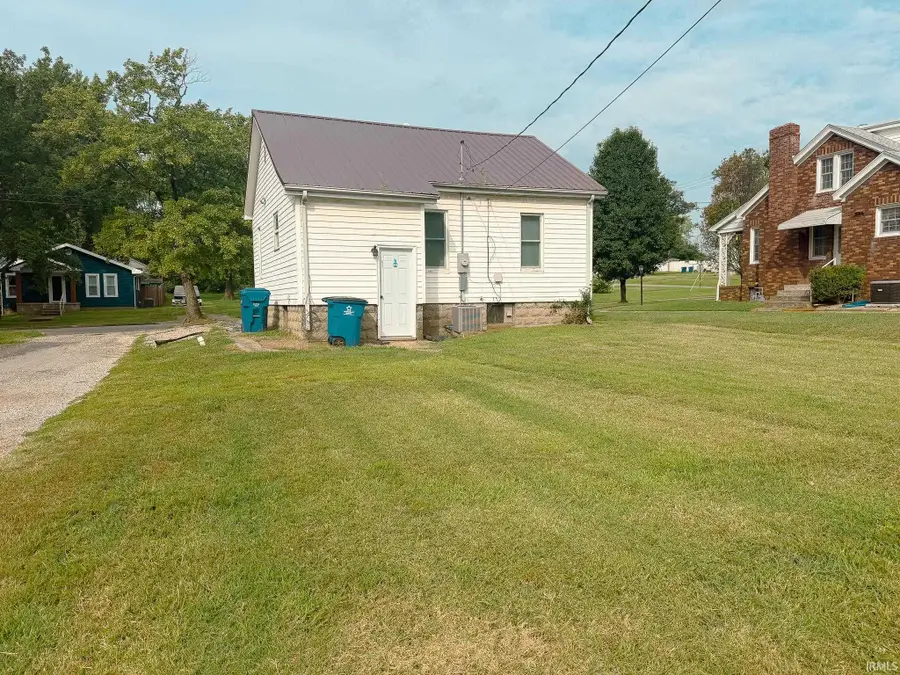 923 Poplar Street, Mount Carmel, IL 62863 - #3