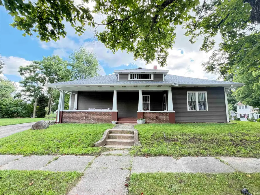 215 N Newlin Street, Veedersburg, IN 47987 - #3