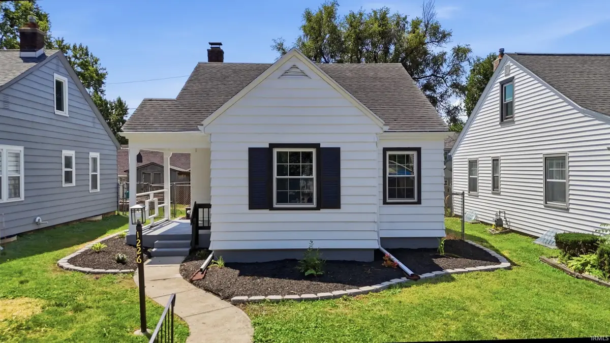 1226 Clara Avenue, Fort Wayne, IN 46805 - #1