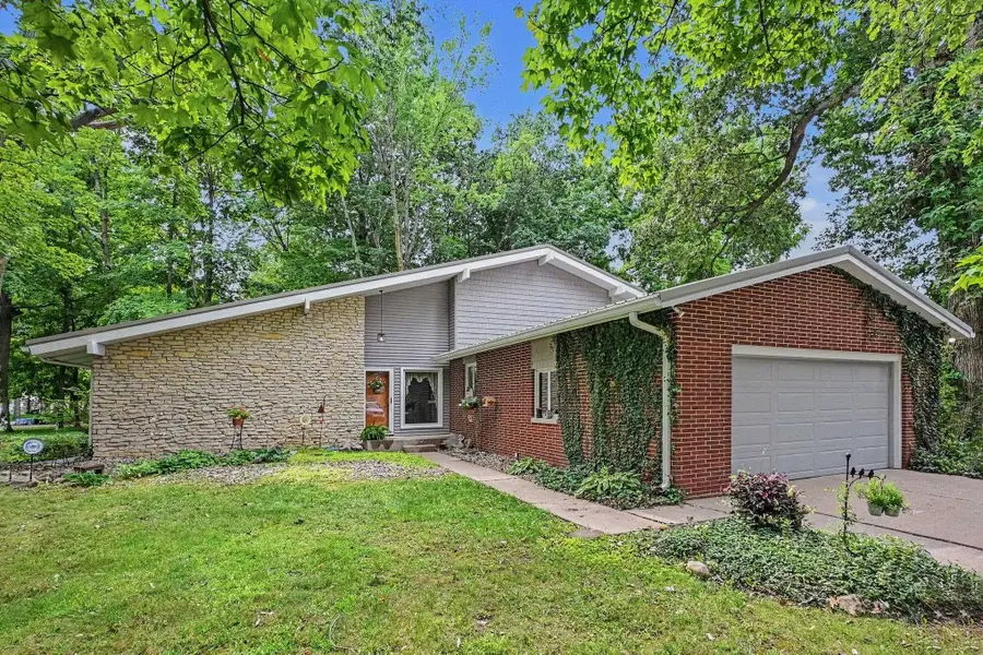 1 Meadow Lane, Nappanee, IN 46550 - #2