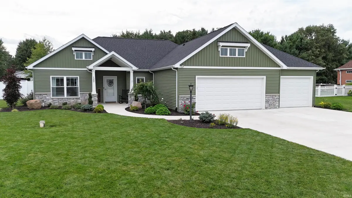 1207 E Dresdin Drive, Warsaw, IN 46580 - #1