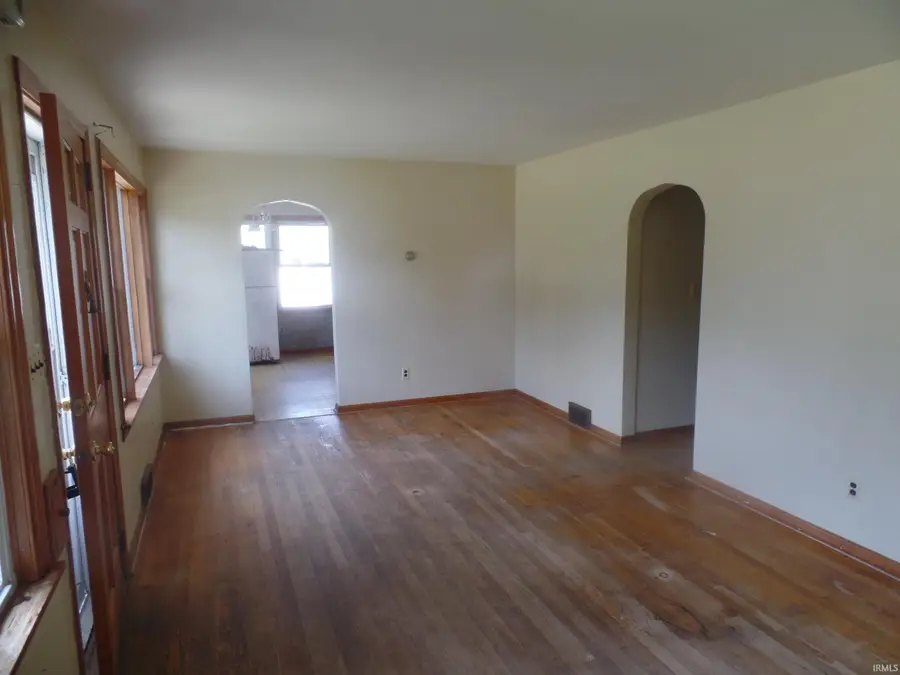 121 S Lewis Street, Bloomfield, IN 47424 - #3