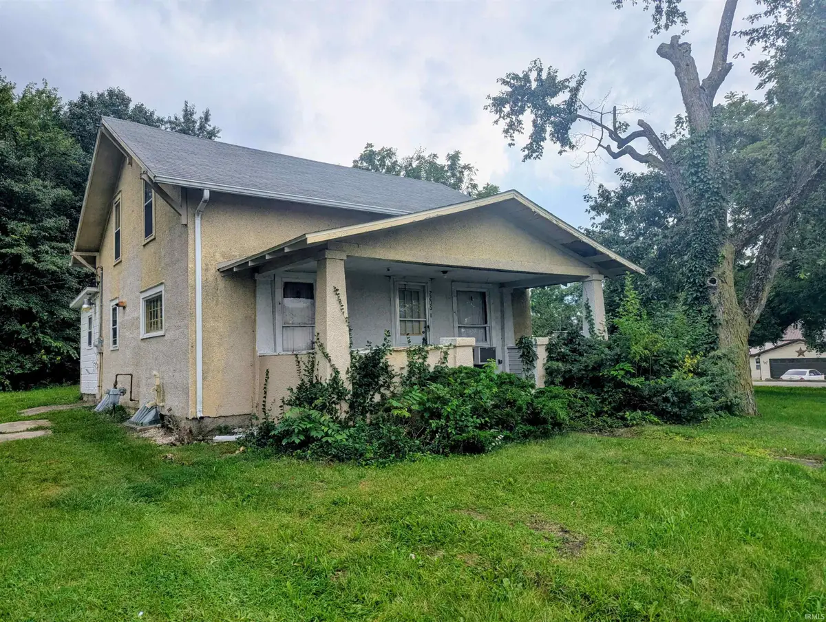 2206 Lincoln Avenue, Goshen, IN 46528 - #1