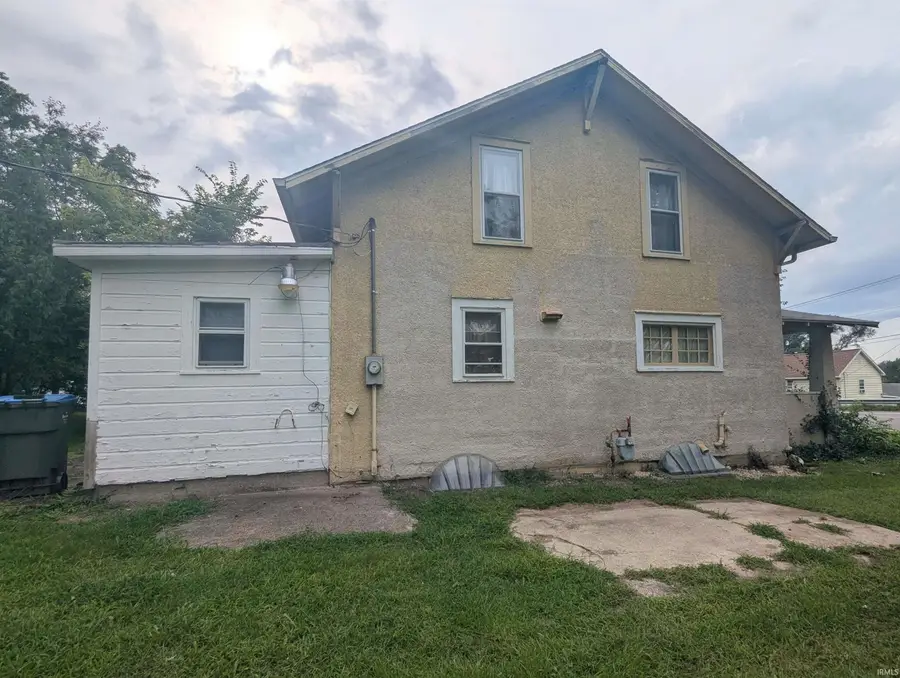 2206 Lincoln Avenue, Goshen, IN 46528 - #2