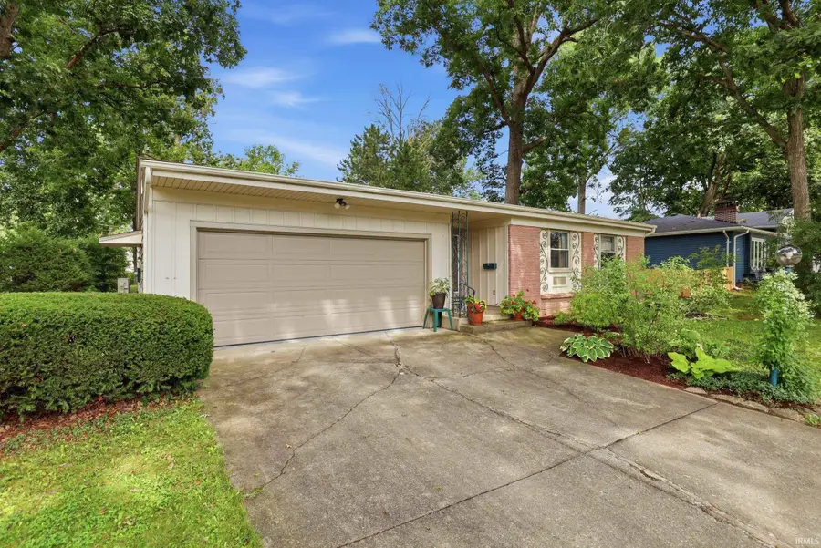 3017 Curdes Avenue, Fort Wayne, IN 46805 - #2