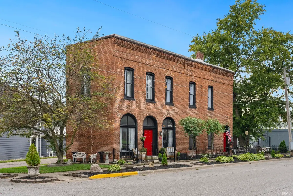 110 E Market Street, Pierceton, IN 46562 - #1